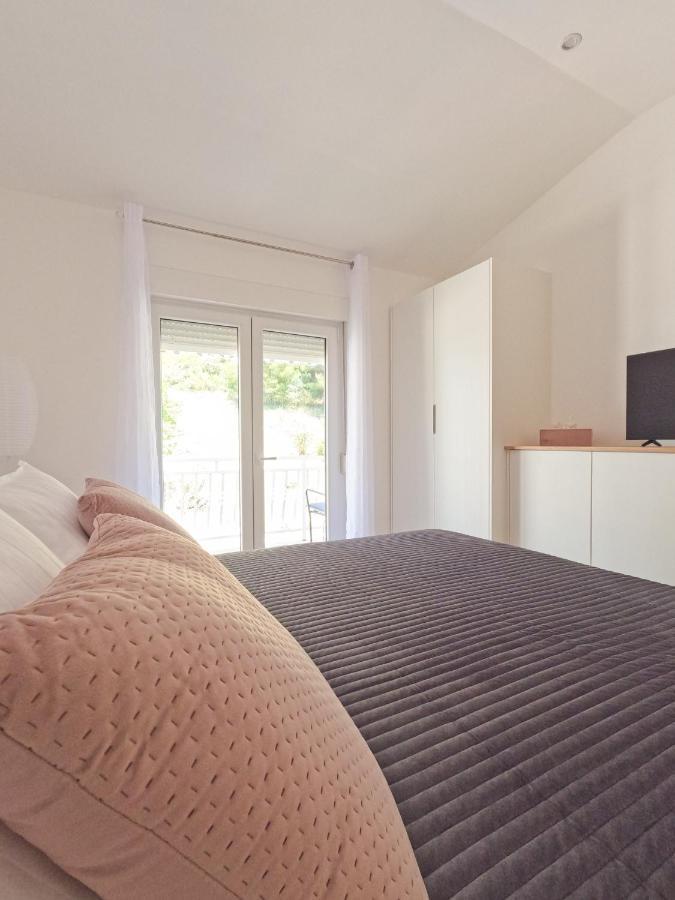 Sea And Mountain View Apartments Duće エクステリア 写真