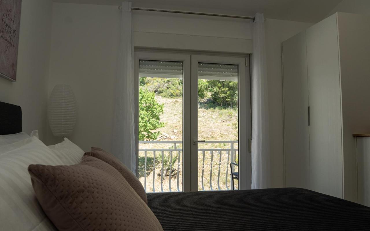 Sea And Mountain View Apartments Duće エクステリア 写真